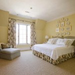 675 paces guest bedroom