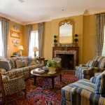 675 paces sitting room
