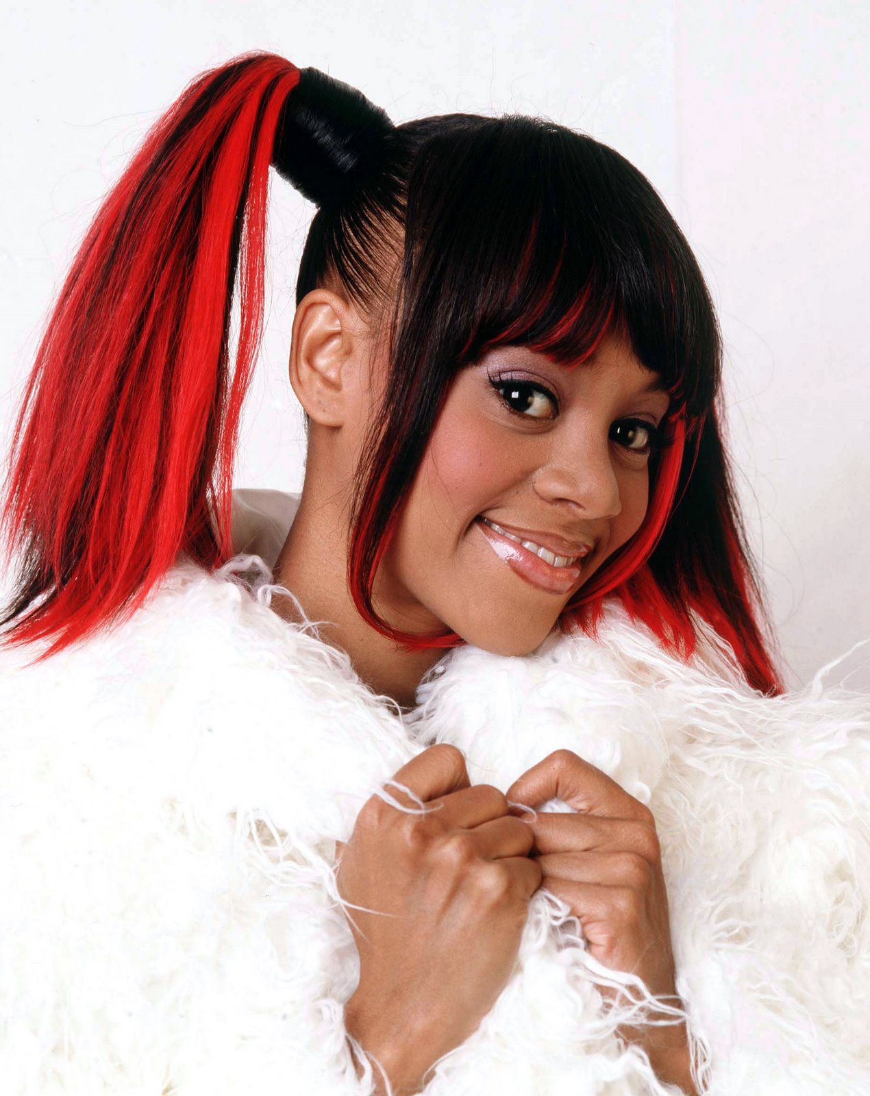 in-remembrance-lisa-left-eye-lopes-would-have-been-40-this-year